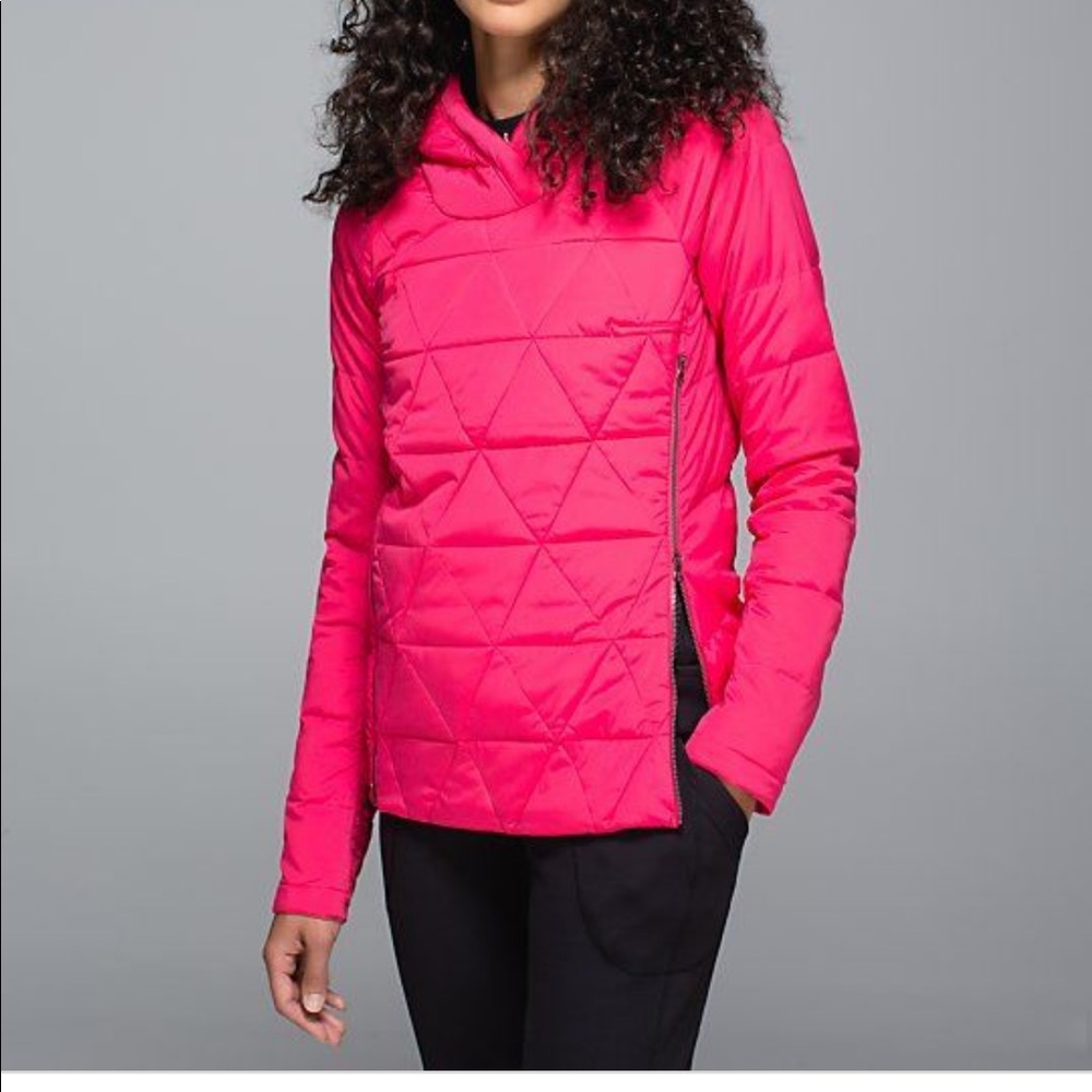 Lululemon fluffed up pullover, NWOT, SIZE 8
